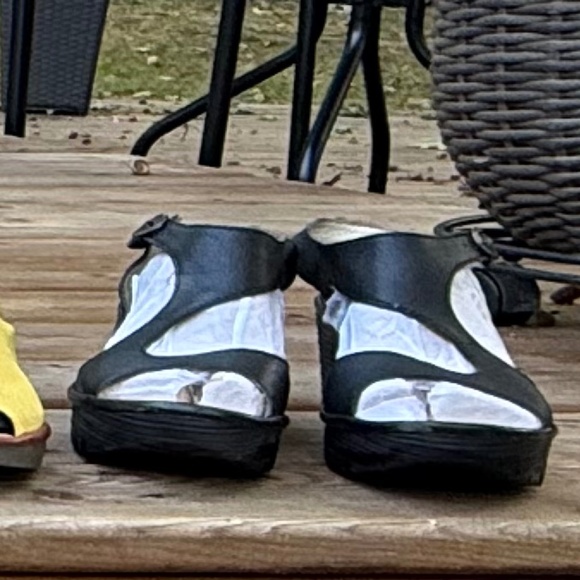 FLY LONDON SHOES - Picture 7 of 10